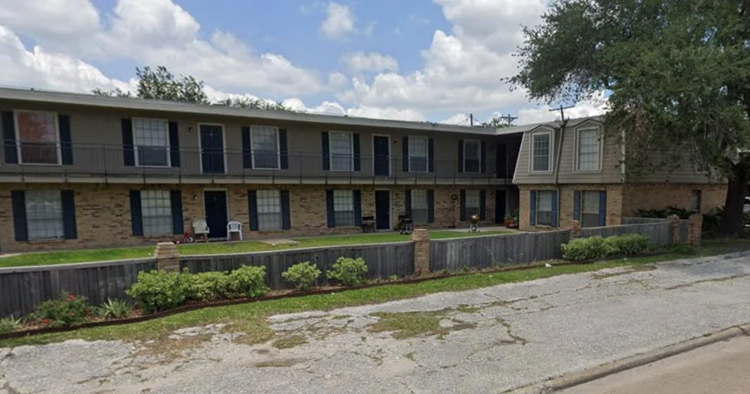 Garden Manor — Sale in Texas City, TX, photo 1 of 2