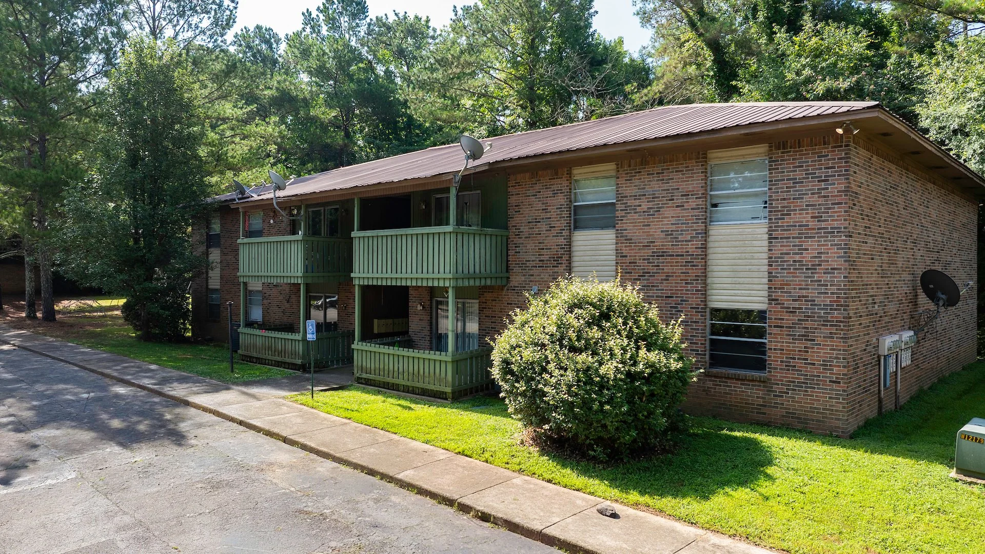 Cain Creek Apartments — Sale in Warrior, AL, photo 1 of 2