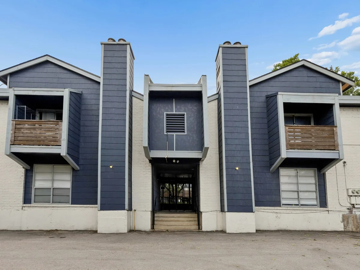 Bachman Place — Sale in Dallas, TX, photo 2 of 2