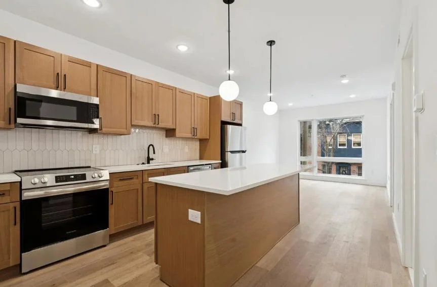 754 South 4th Street — Sale in Philadelphia, PA, photo 4 of 5