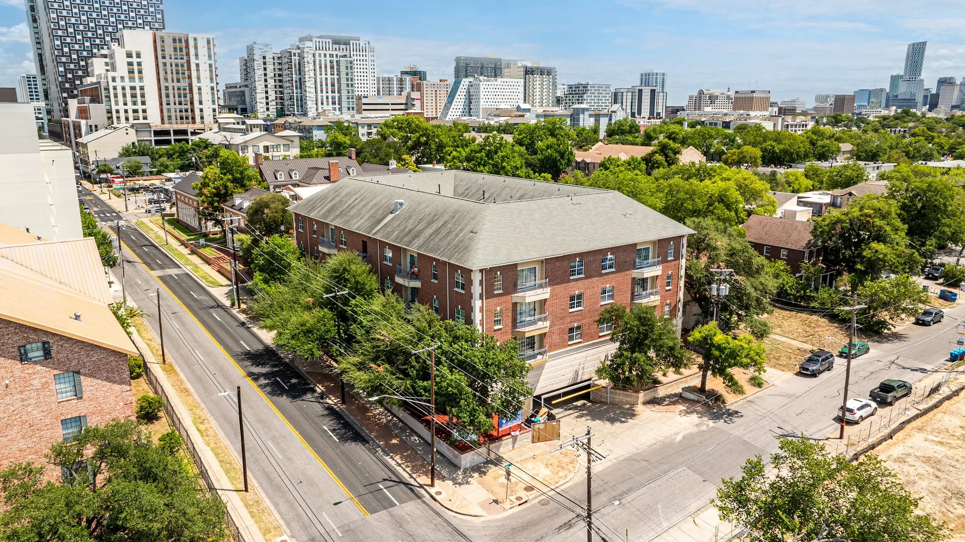 Park Place Apartments — Sale in Austin, TX, photo 2 of 2