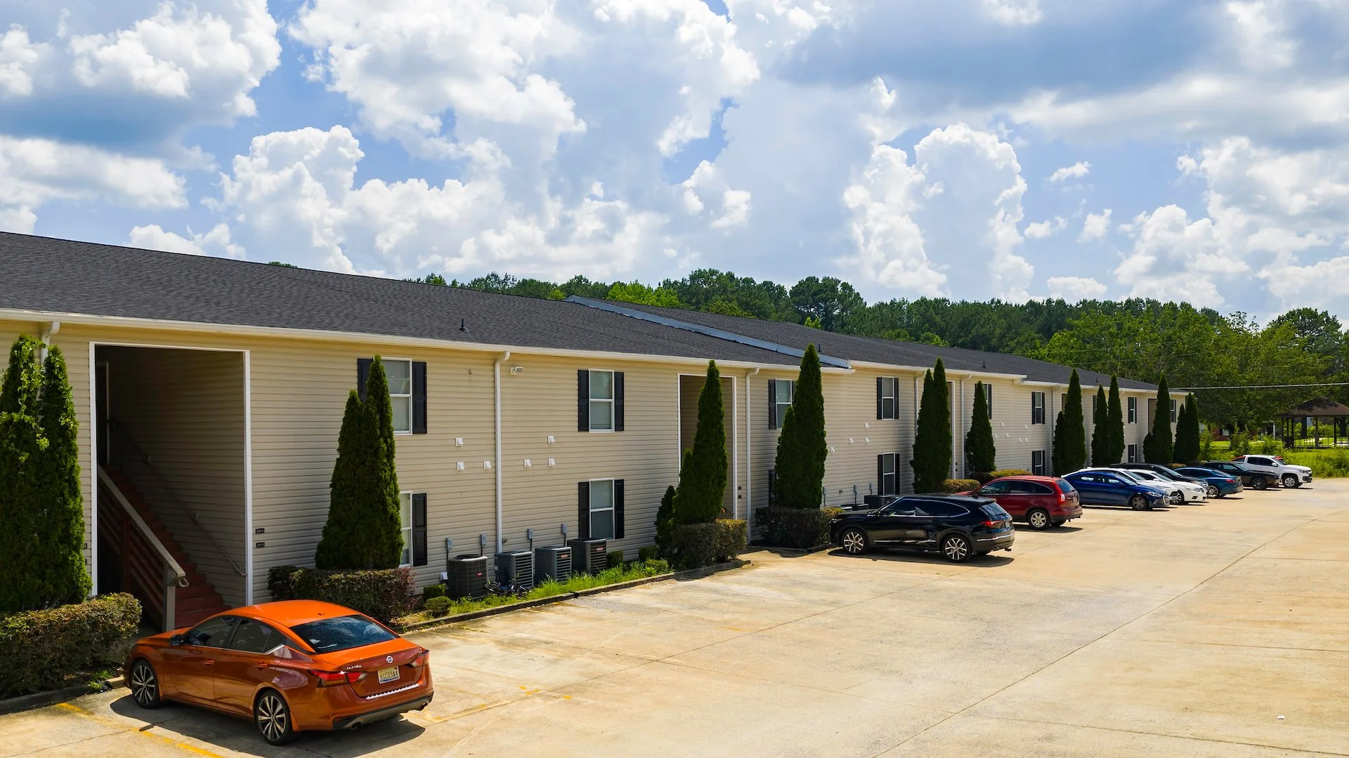 Creekside Apartments — Sale in Sylacauga, AL, photo 2 of 2