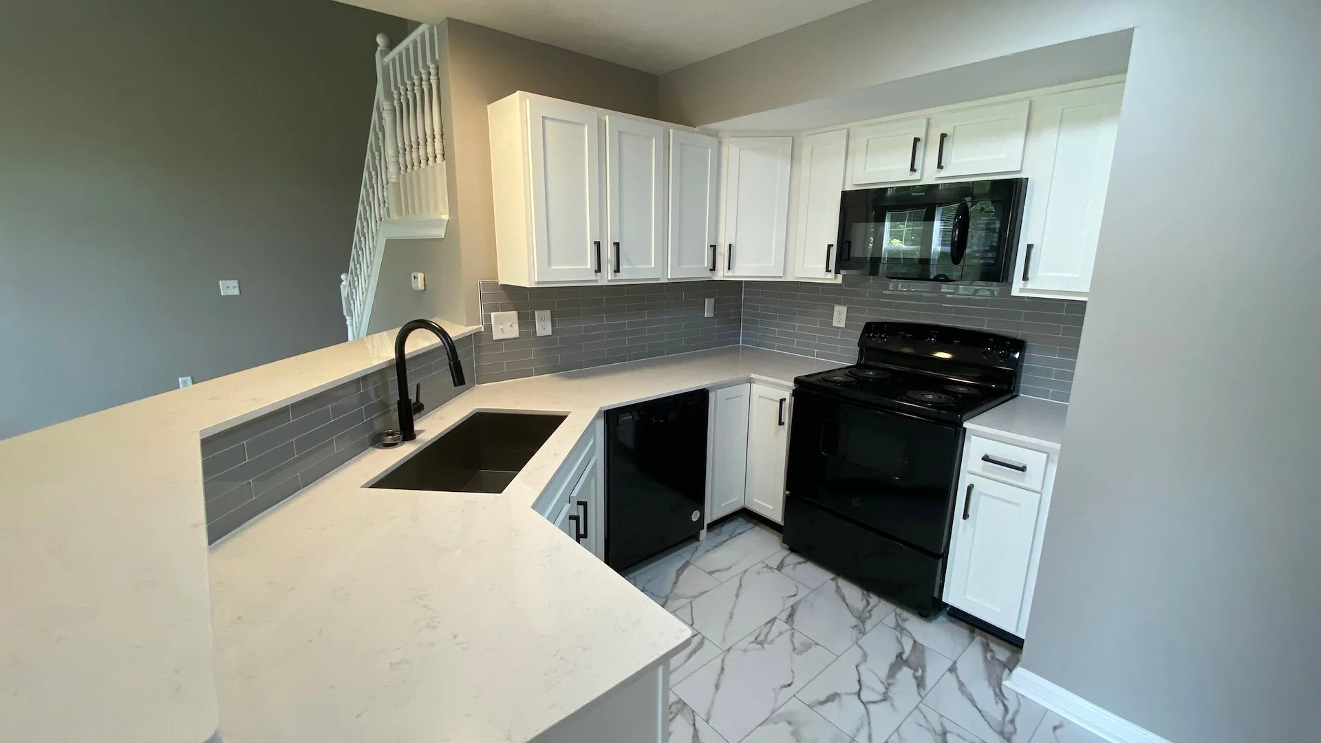 Coventry Park & Mansfield Village — Sale in Indianapolis, IN, photo 4 of 5
