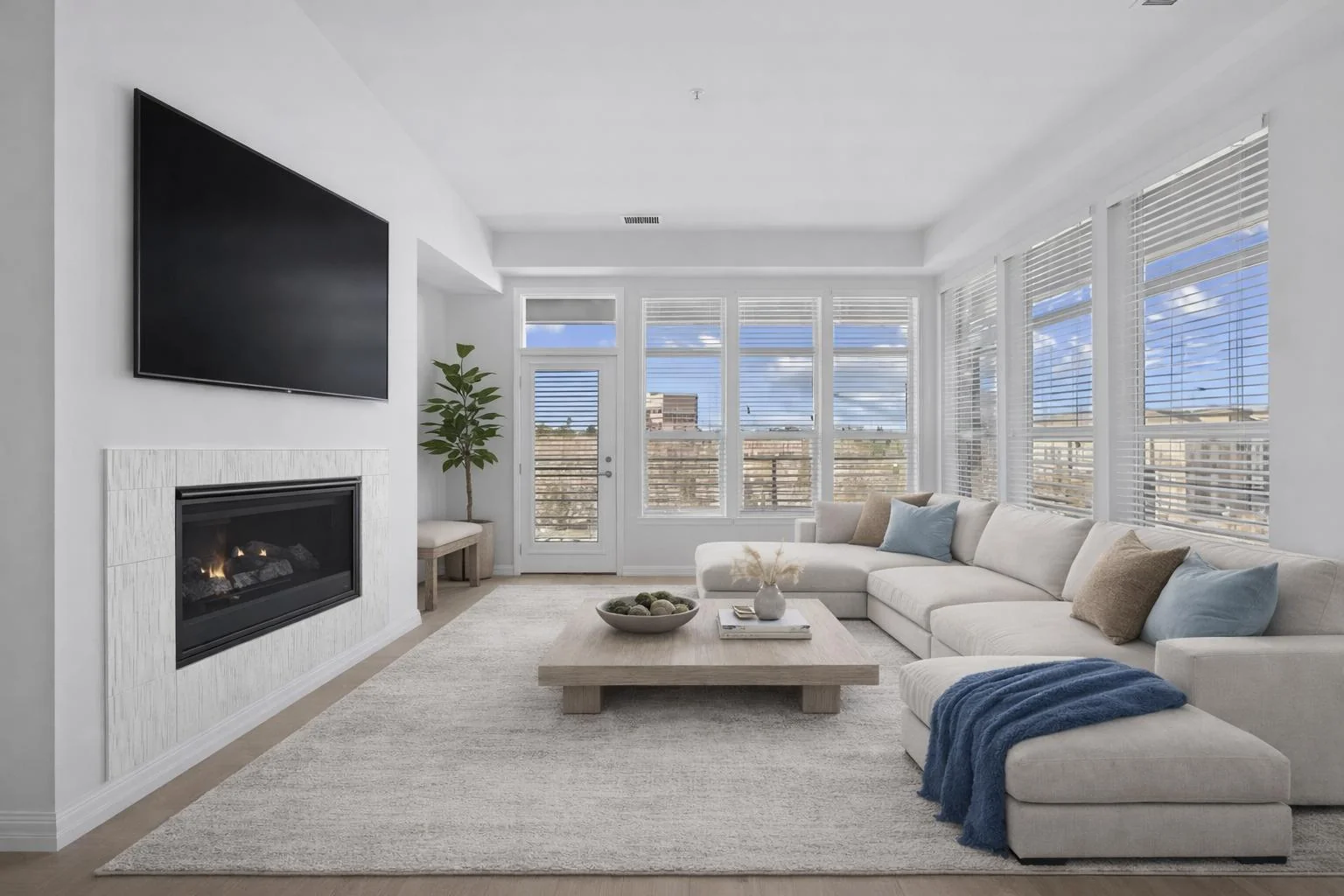 Amberley at Inverness — Sale in Englewood, CO, photo 2 of 8
