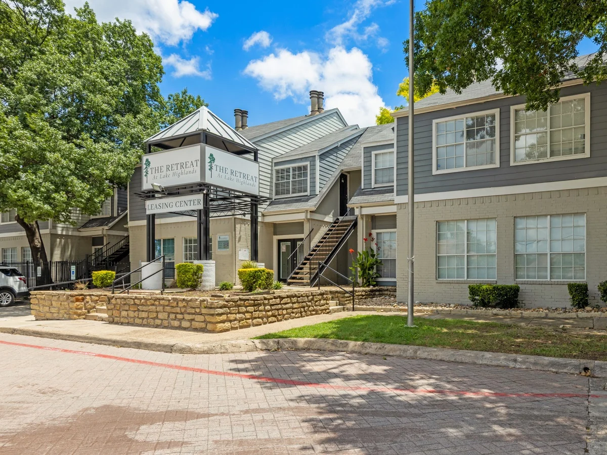 Retreat at Lake Highlands — Sale in Dallas, TX, photo 2 of 2