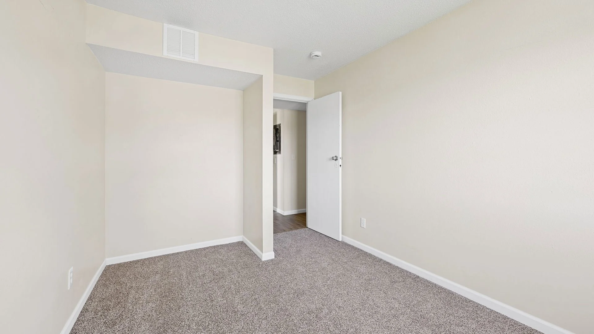 Falcon Landing Apartments — Sale in Rochester, MN, photo 7 of 8