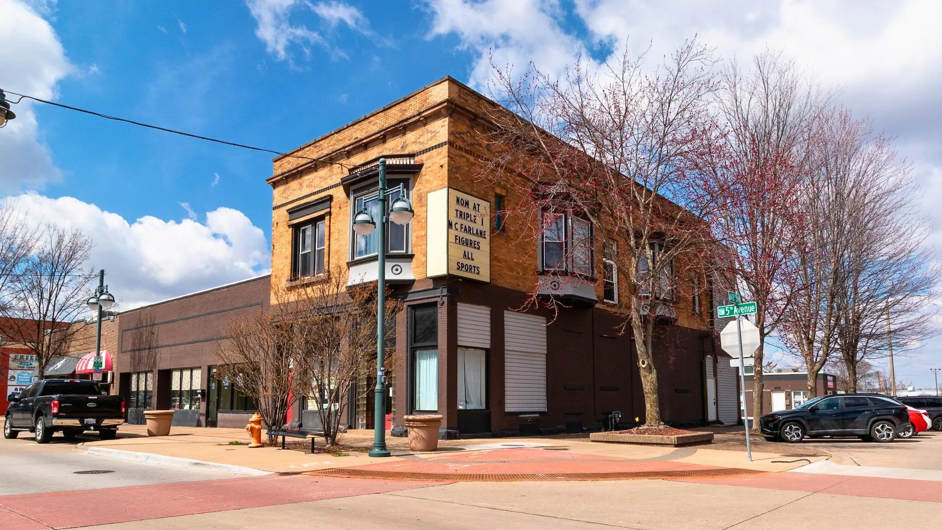 18th & 18th Mixed Use Portfolio — Sale in Moline, IL, photo 3 of 5