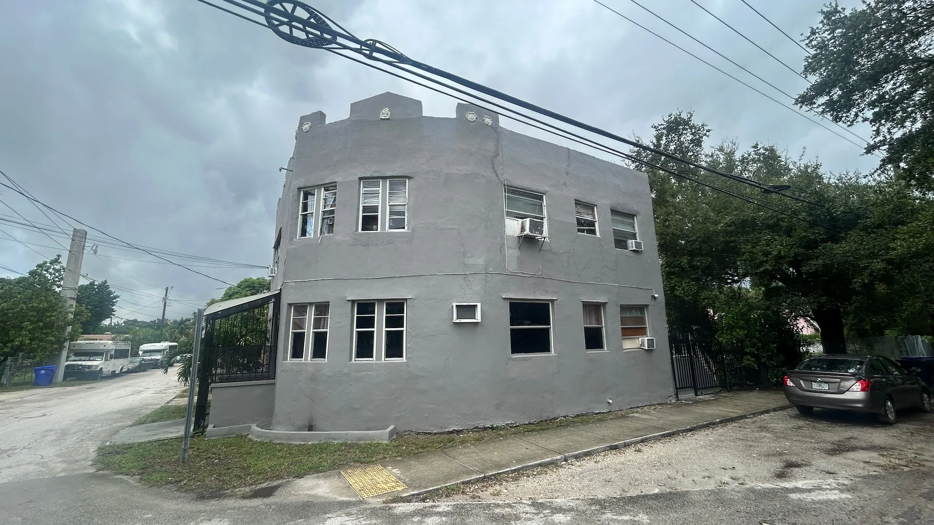 Rosedale Apartments — Sale in Miami, FL, photo 1 of 5