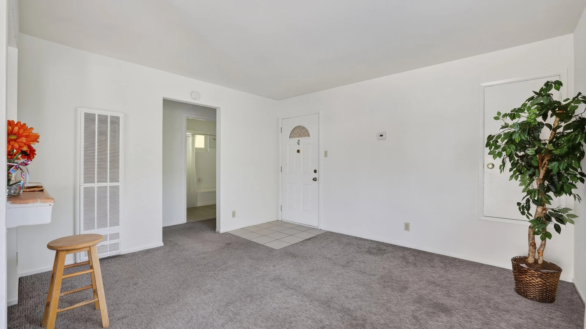 614 17th St — Sale in Sacramento, CA, photo 4 of 8