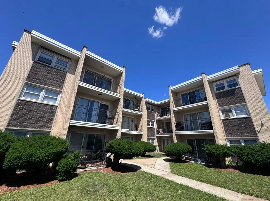 3202 West 66th Place — Sale in Chicago, IL, photo 1 of 2