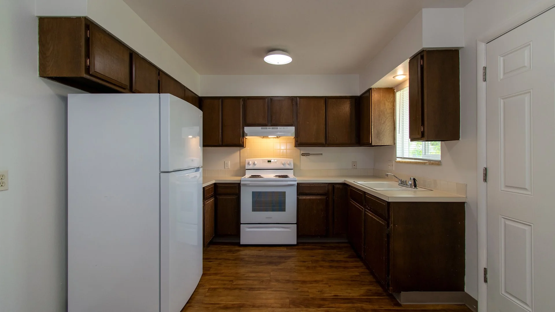 208 S Jefferson Ave — Sale in Loveland, CO, photo 3 of 6