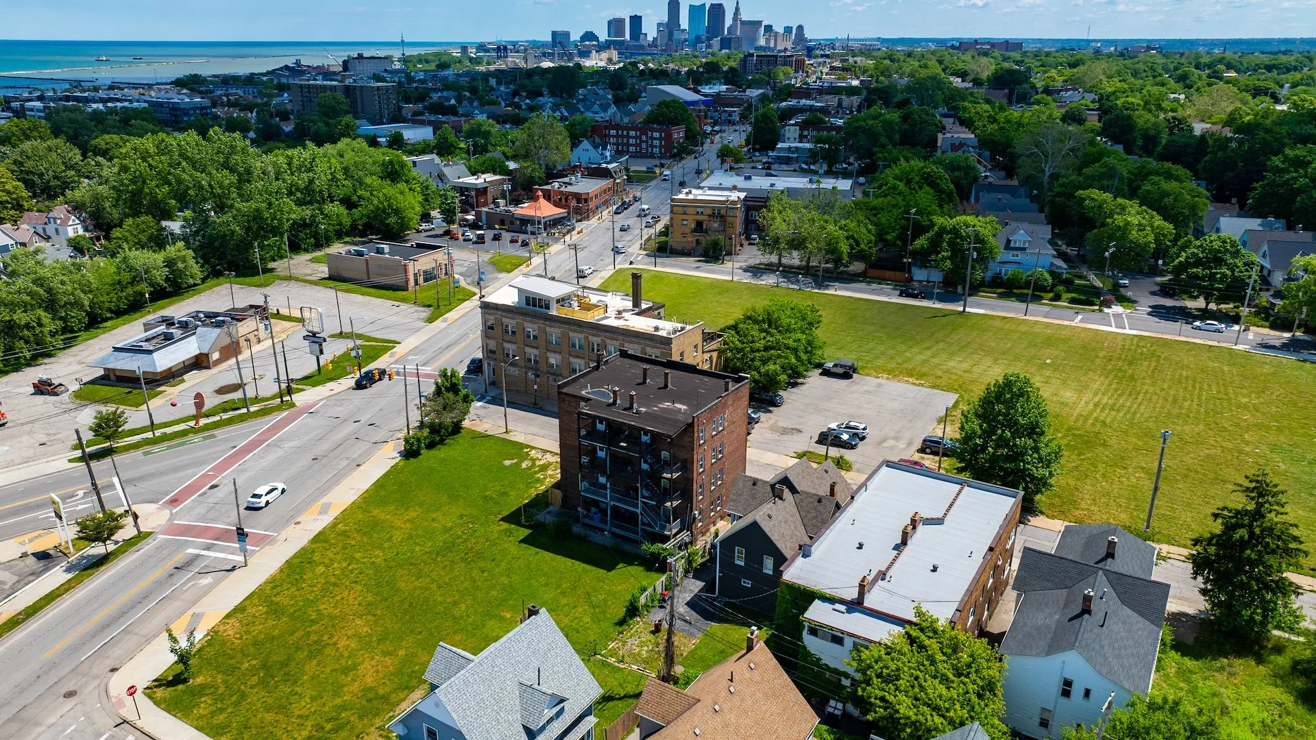 1406 W 75th St — Sale in Cleveland, OH, photo 3 of 5