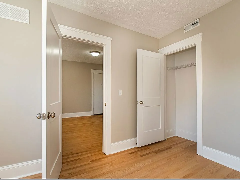 1406 W 75th St — Sale in Cleveland, OH, photo 5 of 5