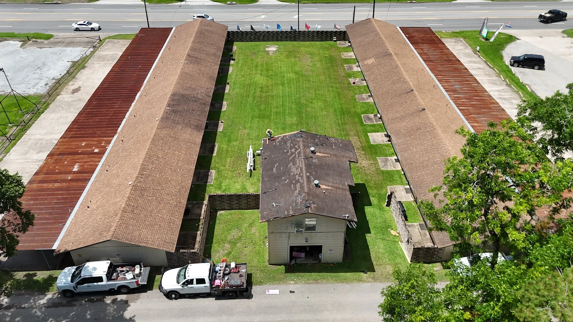 River Road Apartments — Sale in West Columbia, TX, photo 3 of 8