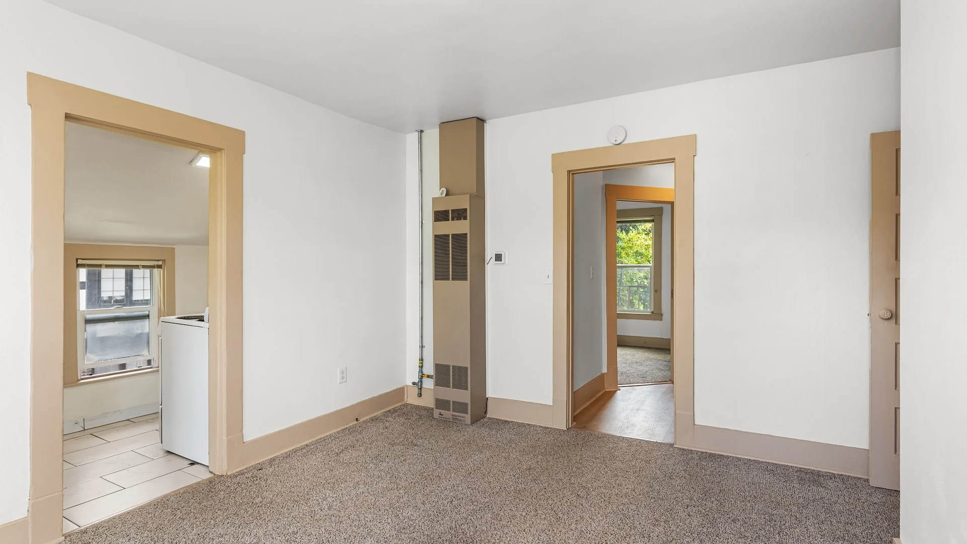 709 NE 43rd St — Sale in Seattle, WA, photo 7 of 7