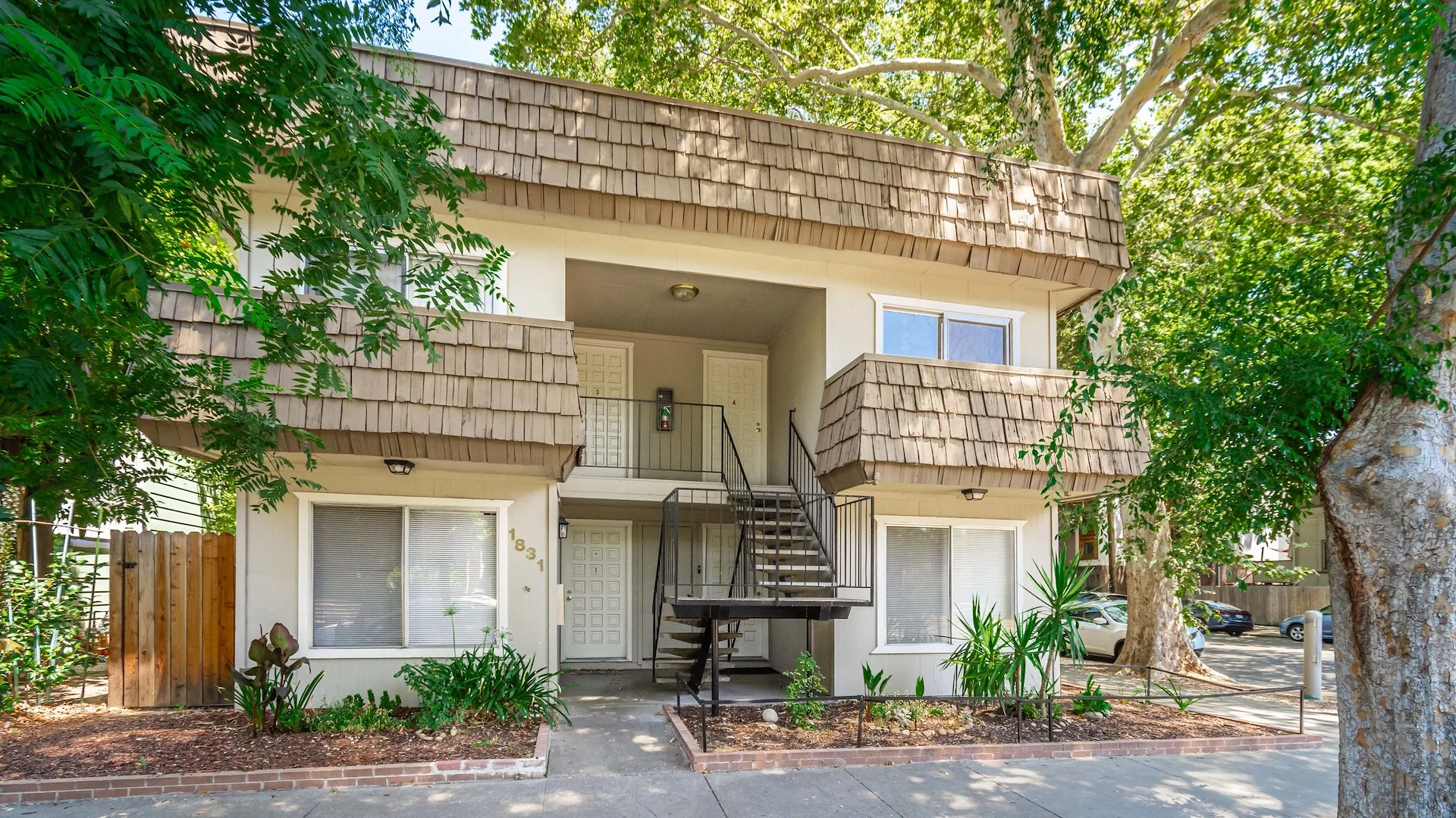 1829 H St — Sale in Sacramento, CA, photo 1 of 8