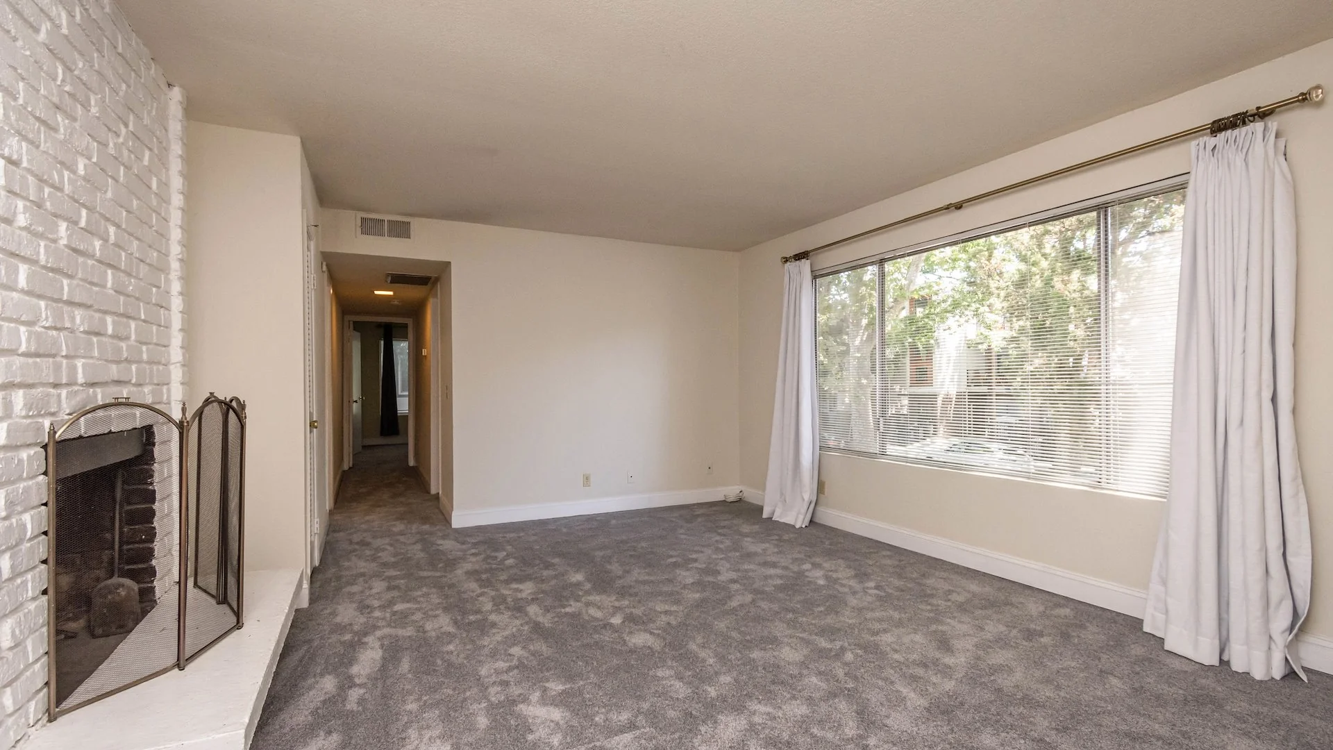 1829 H St — Sale in Sacramento, CA, photo 2 of 8