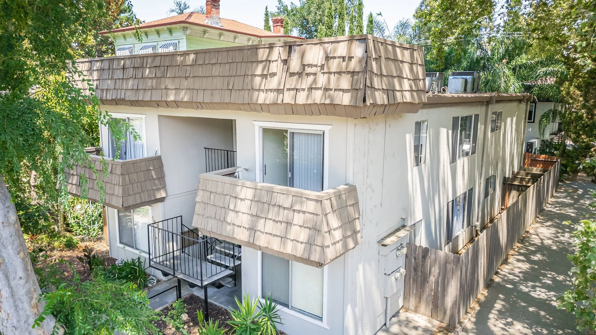 1829 H St — Sale in Sacramento, CA, photo 5 of 8