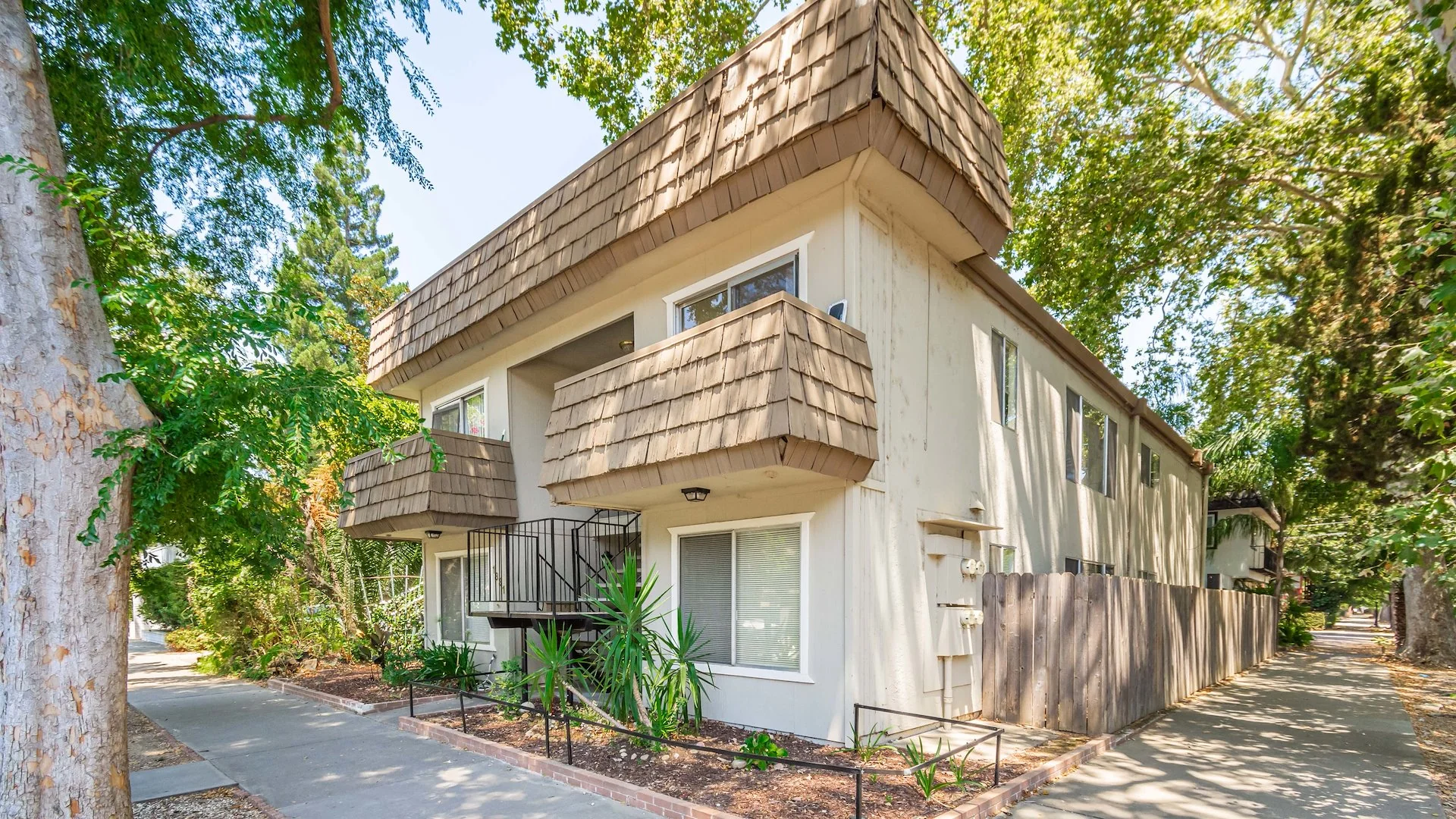 1829 H St — Sale in Sacramento, CA, photo 8 of 8