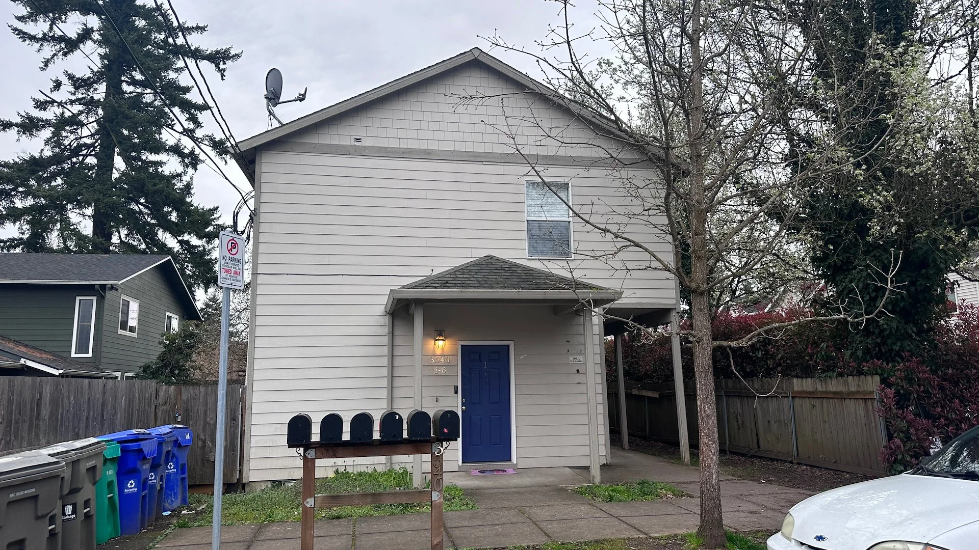 Duplexes on 119th — Sale in Portland, OR, photo 1 of 5