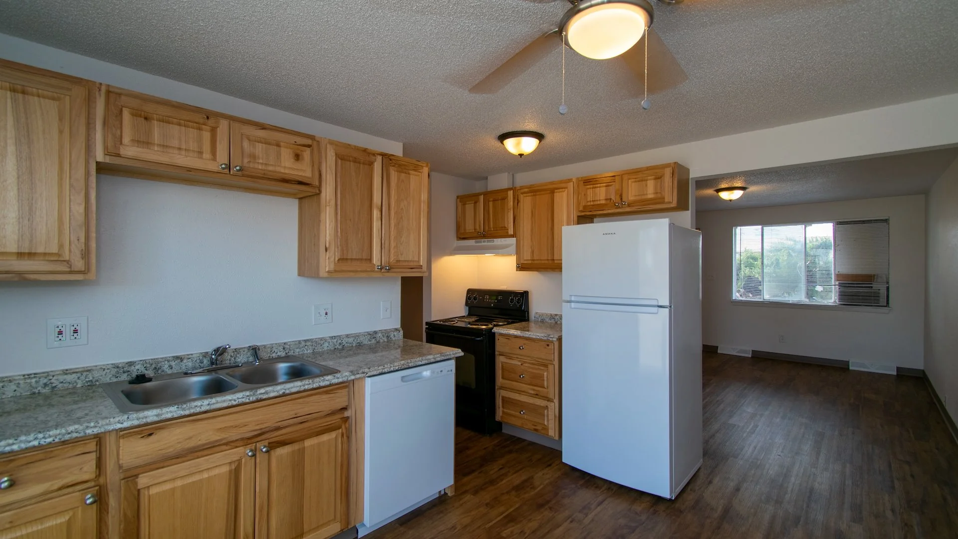 4912 S Iowa Ave — Sale in Loveland, CO, photo 3 of 5