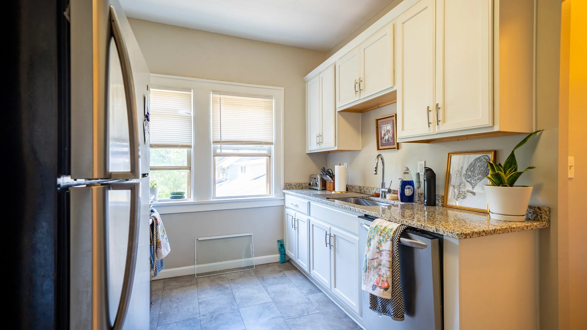 Lakeland — Sale in Lakewood, OH, photo 4 of 5