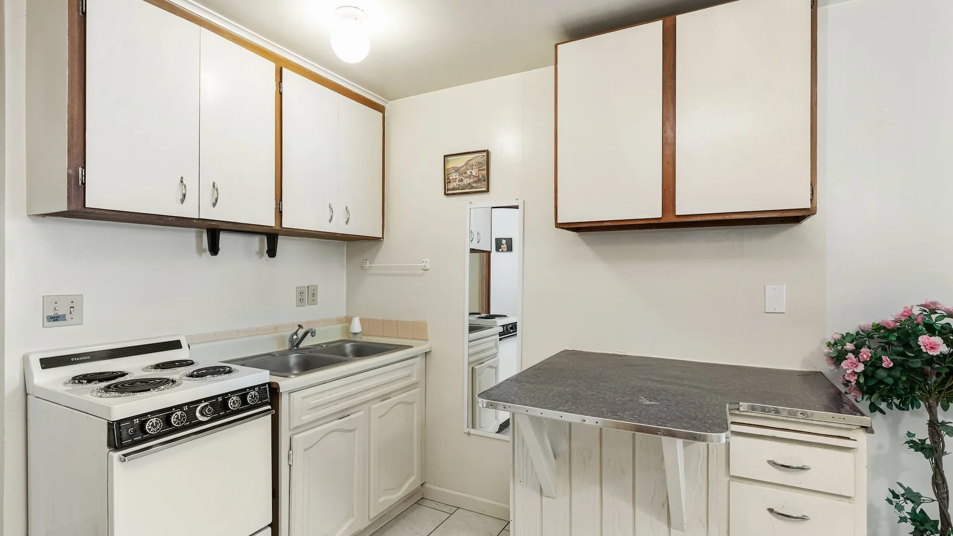 710 NE 43rd St, Seattle, WA — Sale in Seattle, WA, photo 4 of 7