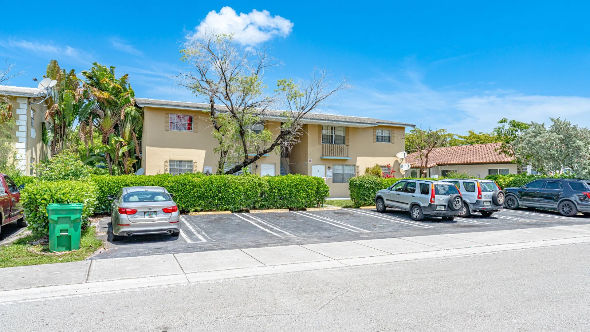 DAS Apartments II — Sale in Coral Springs, FL, photo 2 of 2