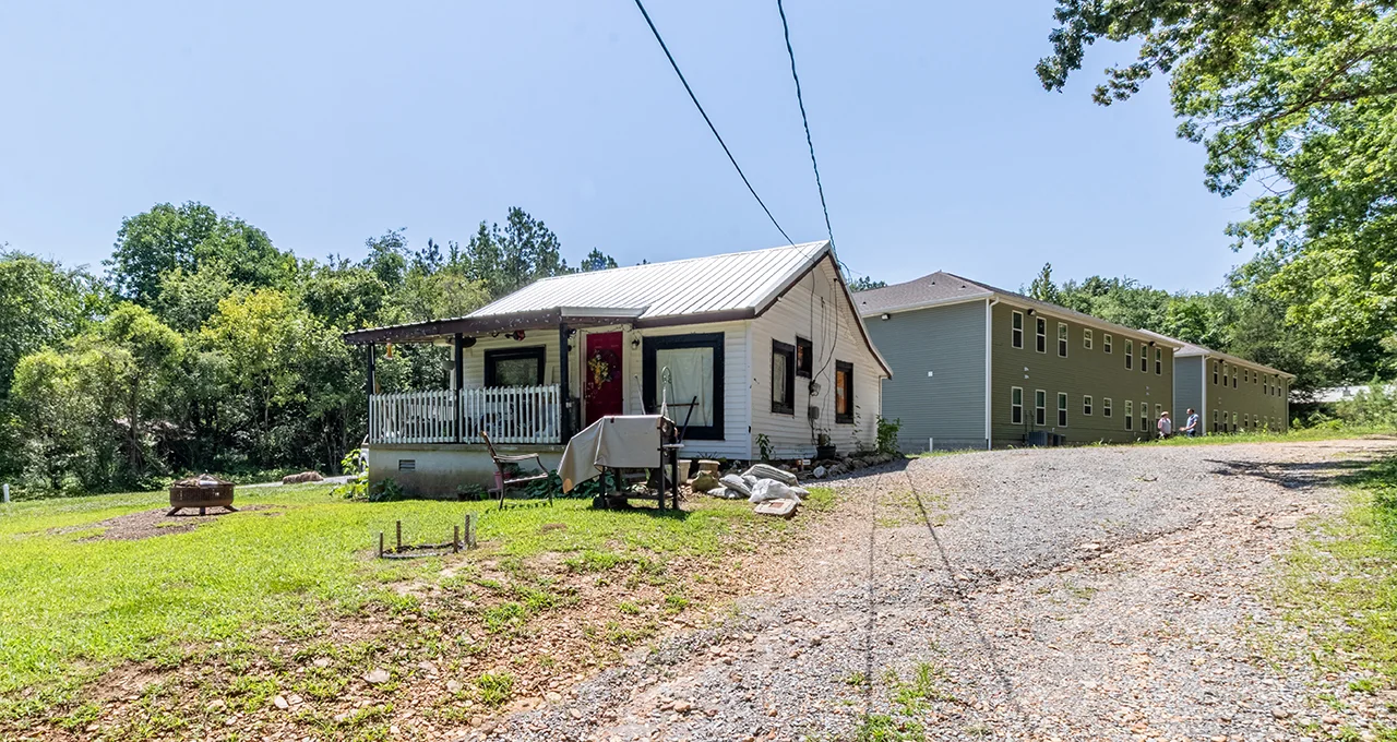 Lost Lane Flats — Sale in Mcewen, TN, photo 4 of 4