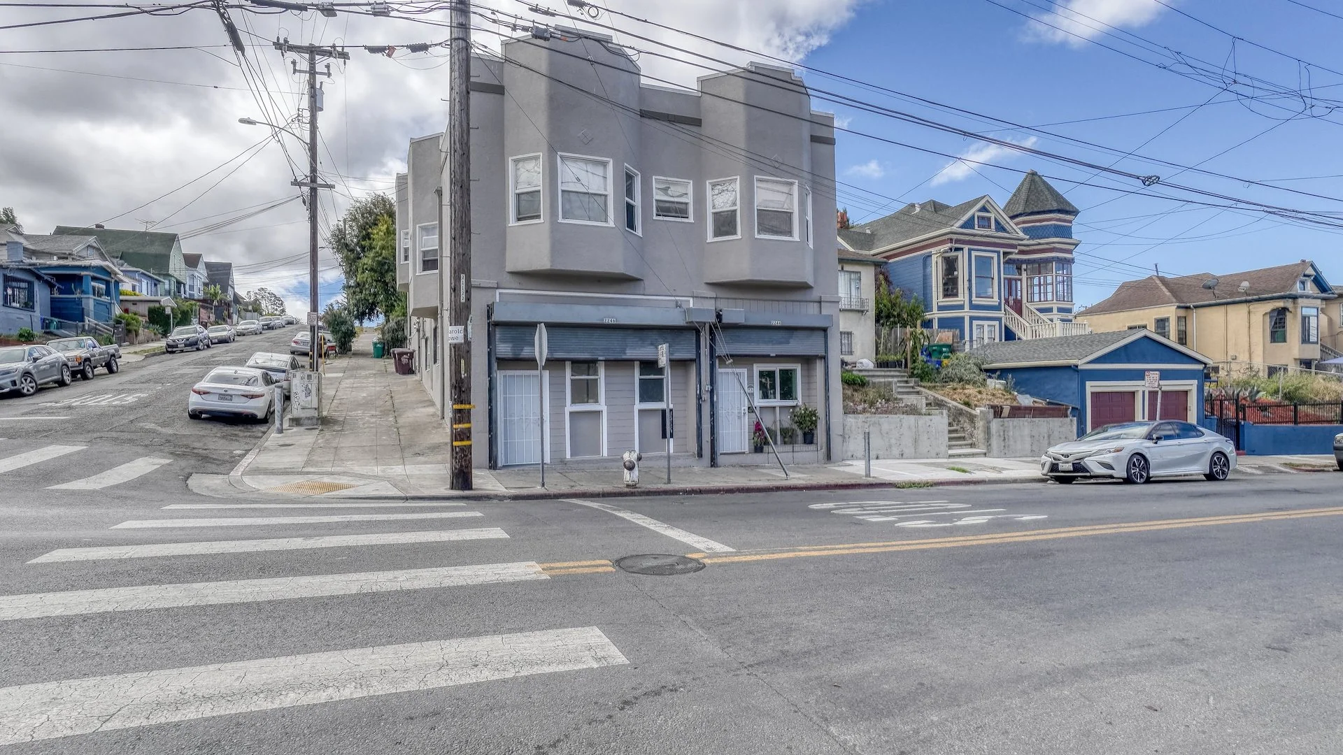 2309 E 23rd St — Sale in Oakland, CA, photo 3 of 4