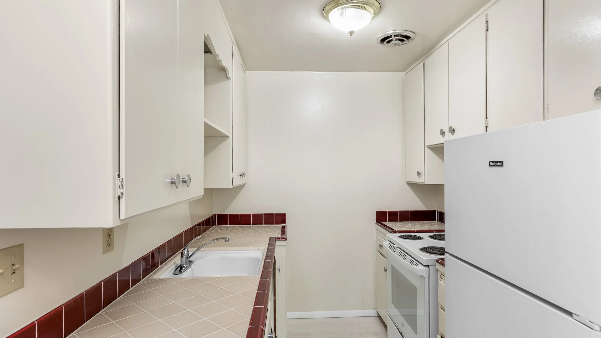 Lake City Apartments — Sale in Seattle, WA, photo 7 of 7