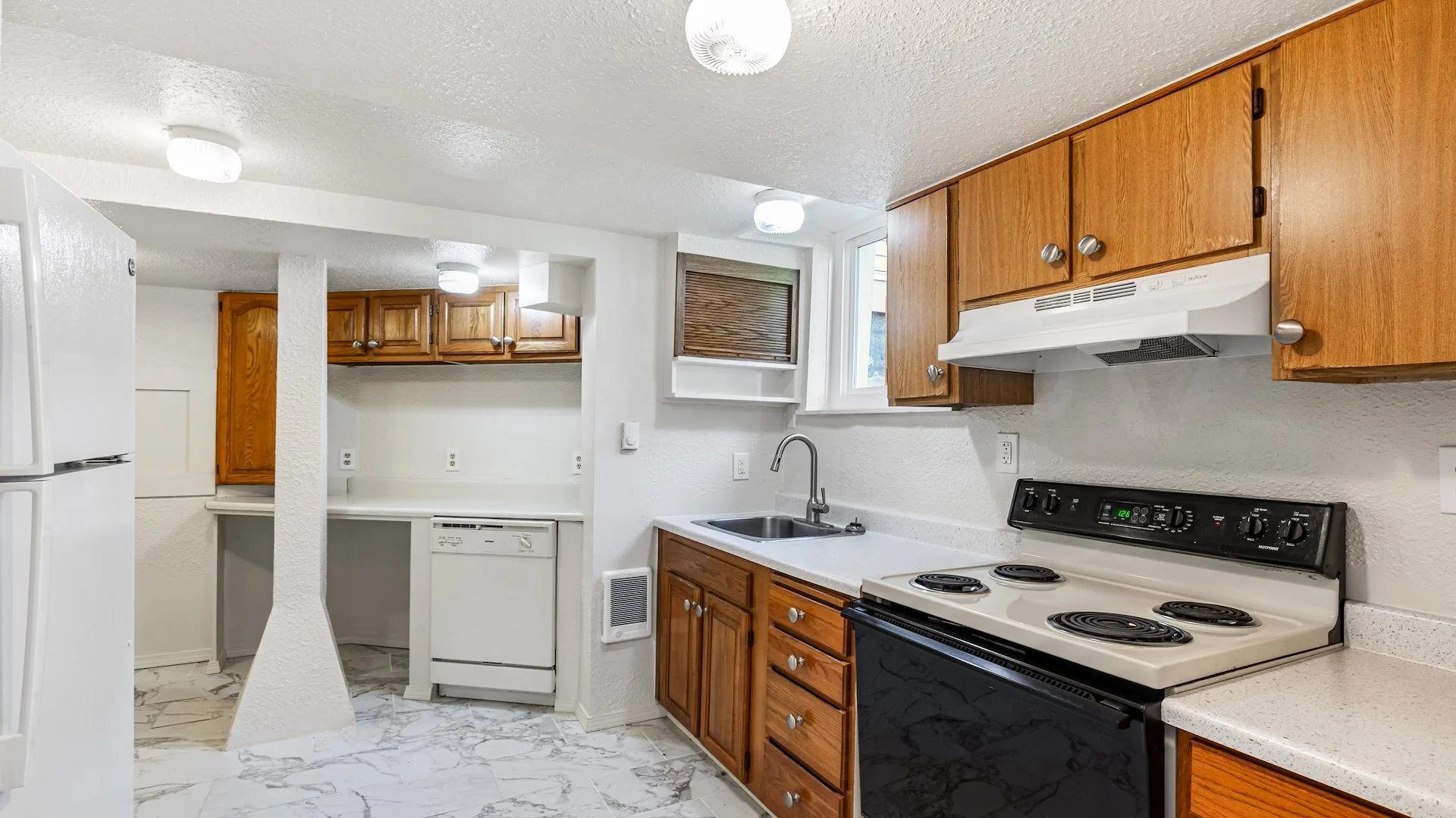 Sandpoint Way Apartments — Sale in Seattle, WA, photo 5 of 8