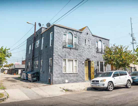 4771 W Adams Blvd — Sale in Los Angeles, CA, photo 2 of 5