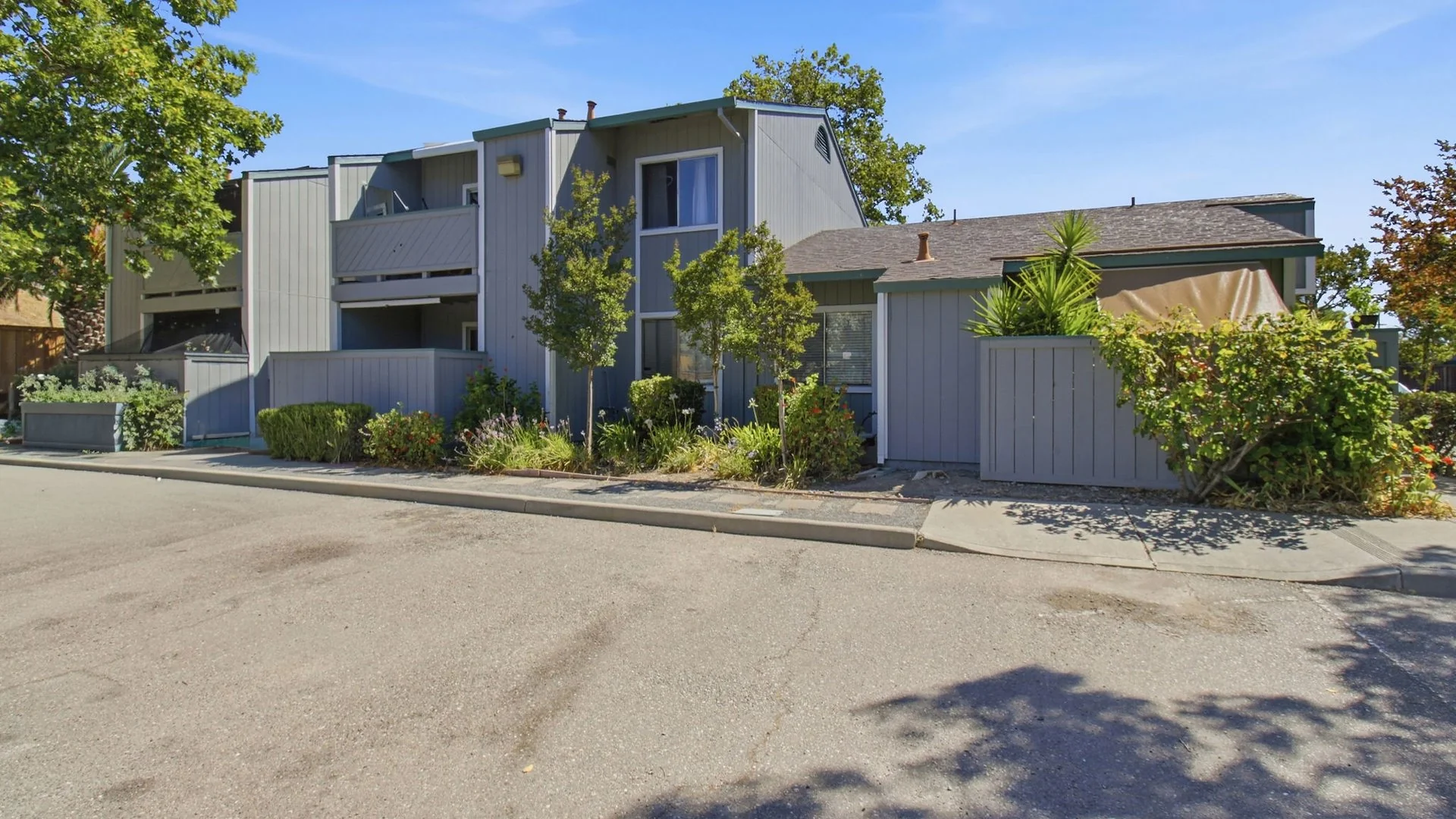 3530 Silver Oaks Way — Sale in Livermore, CA, photo 1 of 2