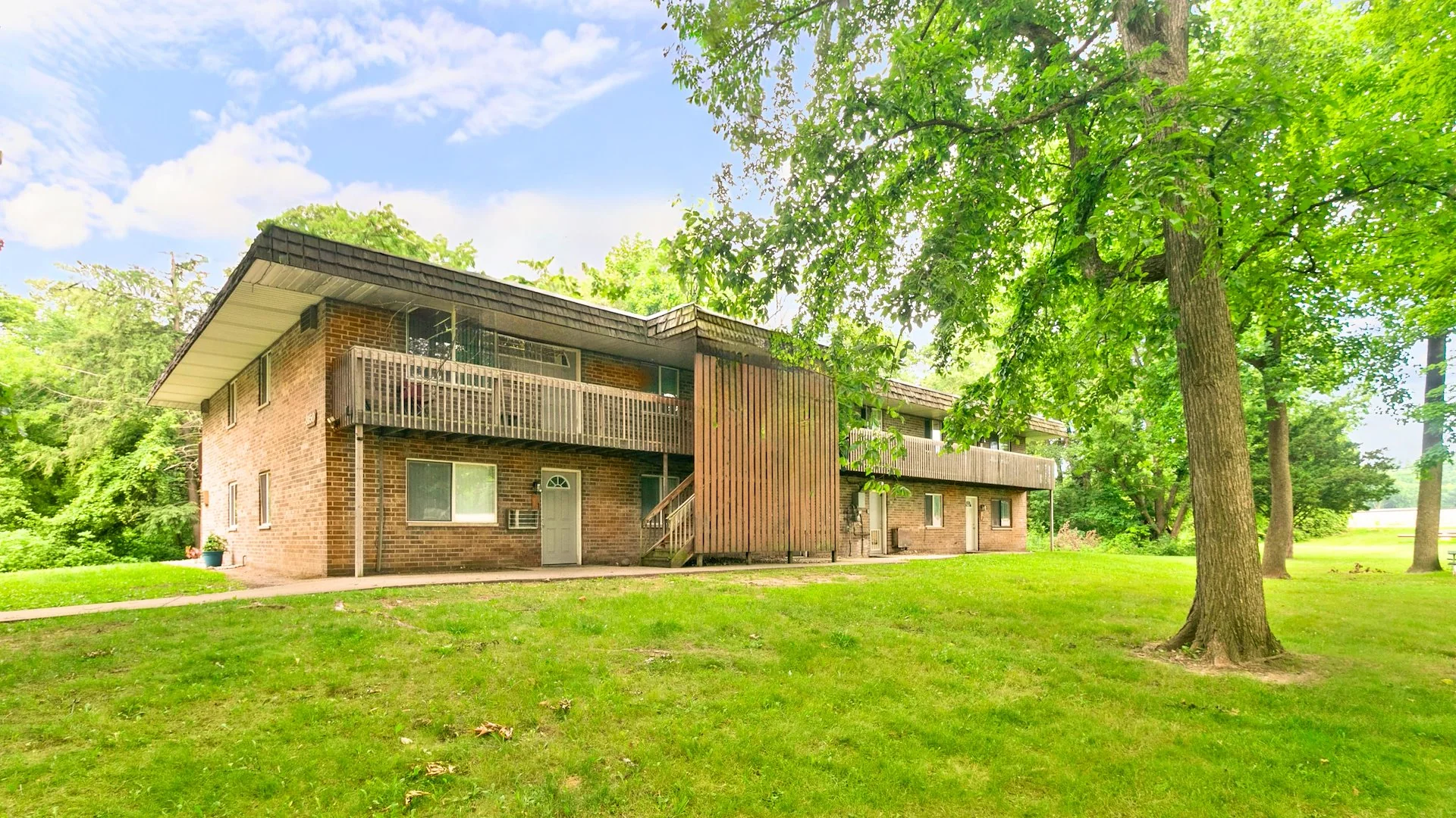 Birchwood Apartments — Sale in Galesburg, MI, photo 1 of 6