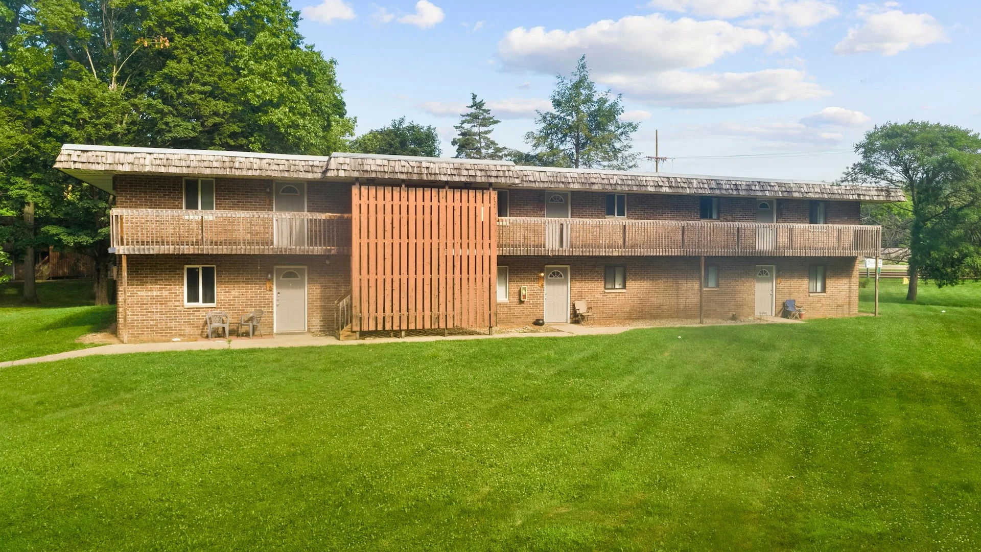 Birchwood Apartments — Sale in Galesburg, MI, photo 3 of 6
