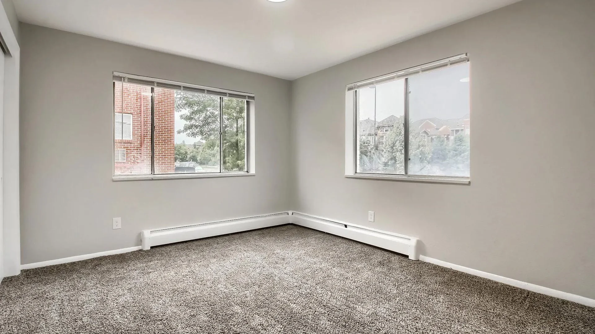 560 Dayton St — Sale in Aurora, CO, photo 2 of 7