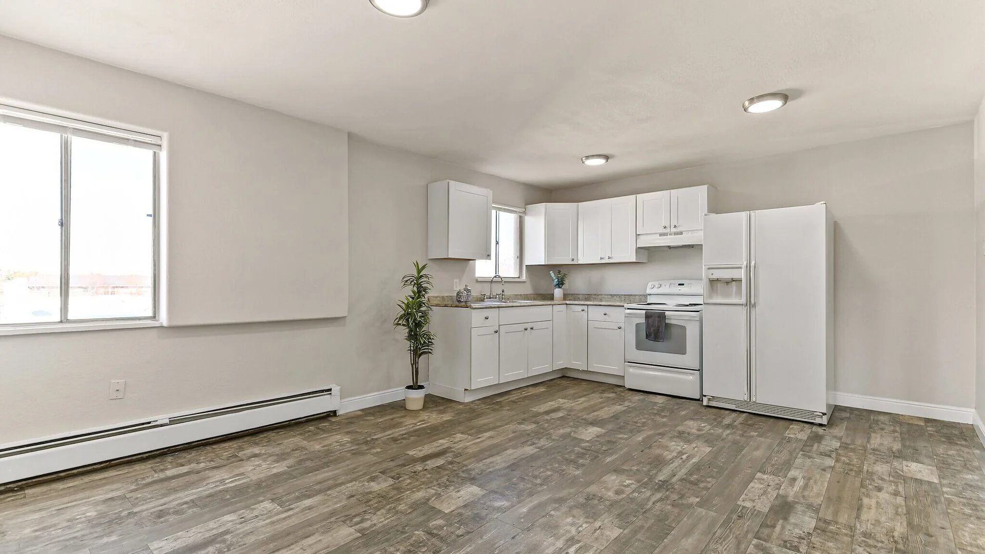 560 Dayton St — Sale in Aurora, CO, photo 6 of 7