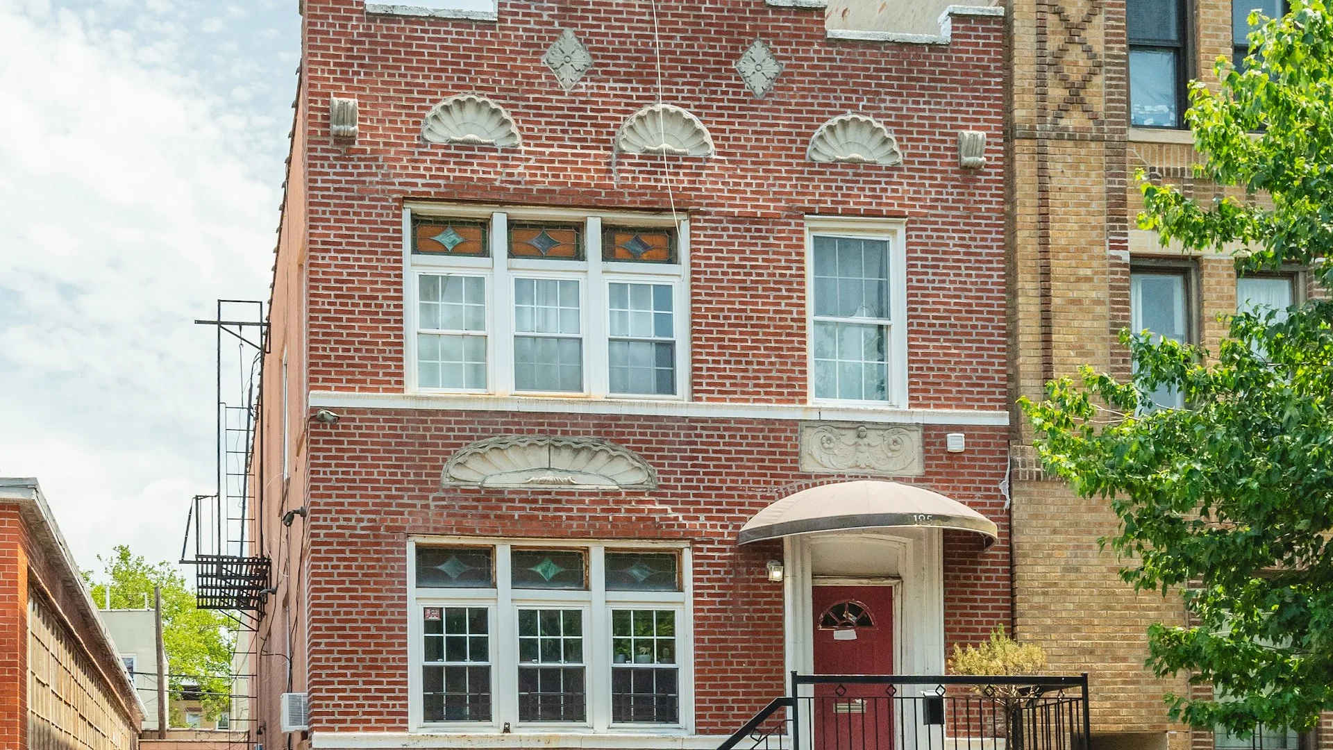 195 30th Street — Sale in New York, NY, photo 1 of 3