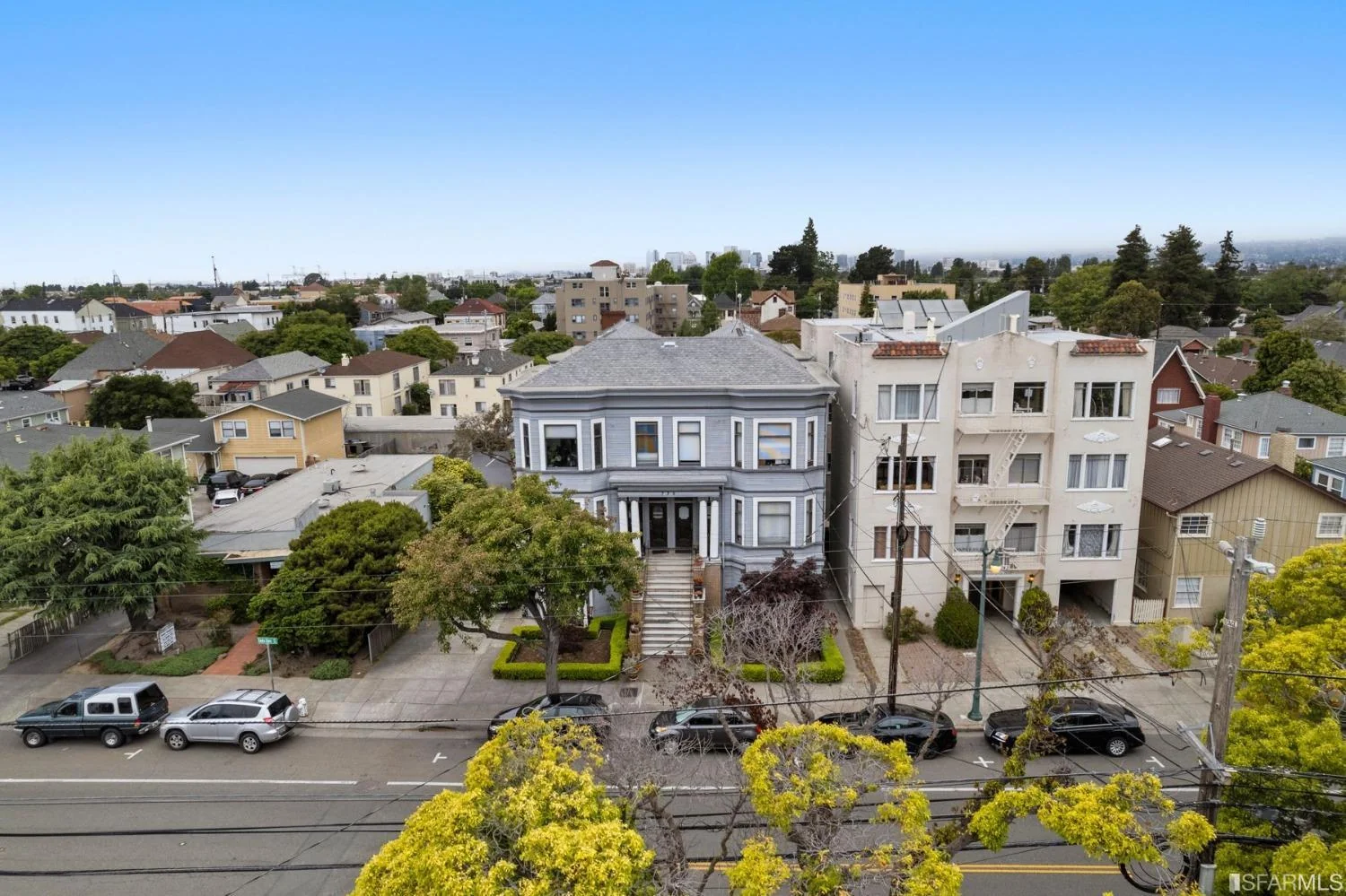 739 Santa Clara Ave — Sale in Alameda, CA, photo 1 of 4