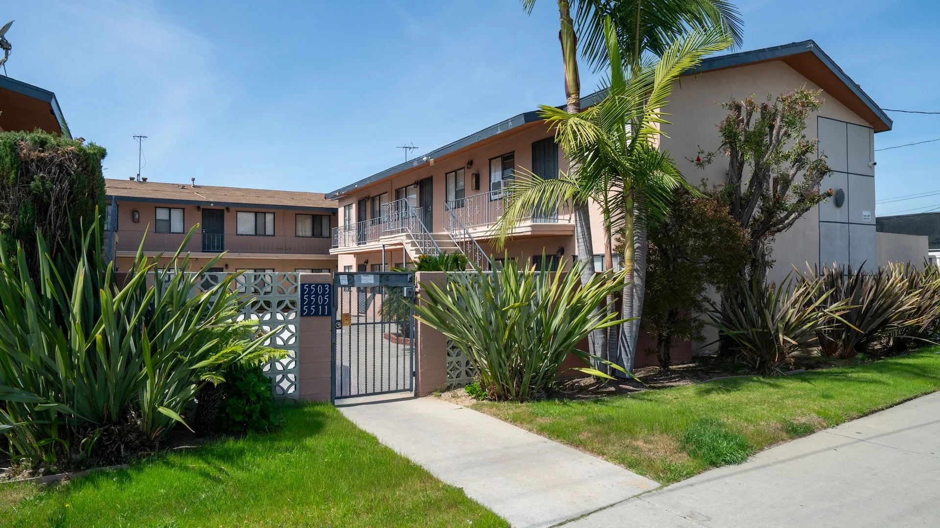 5503 Cherry Ave — Sale in Long Beach, CA, photo 3 of 6