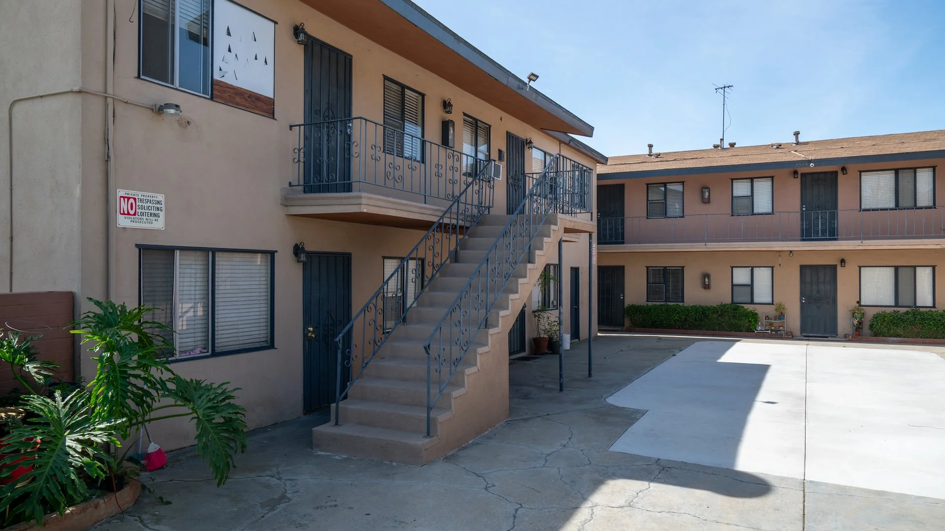 5503 Cherry Ave — Sale in Long Beach, CA, photo 5 of 6
