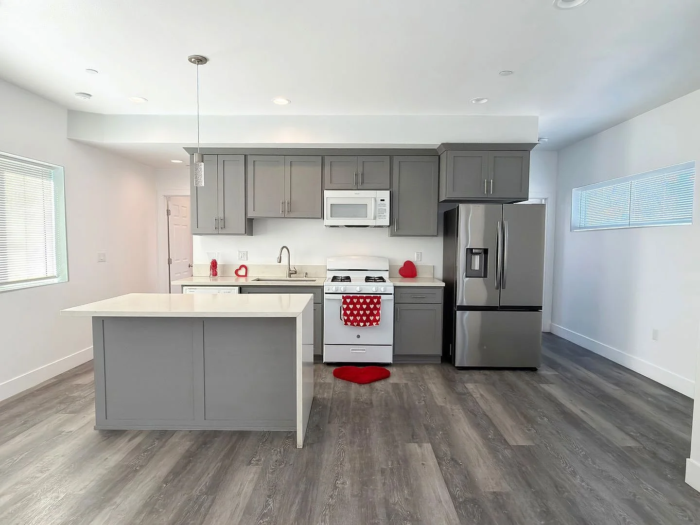 1491 Atlantic Ave — Sale in Long Beach, CA, photo 2 of 6