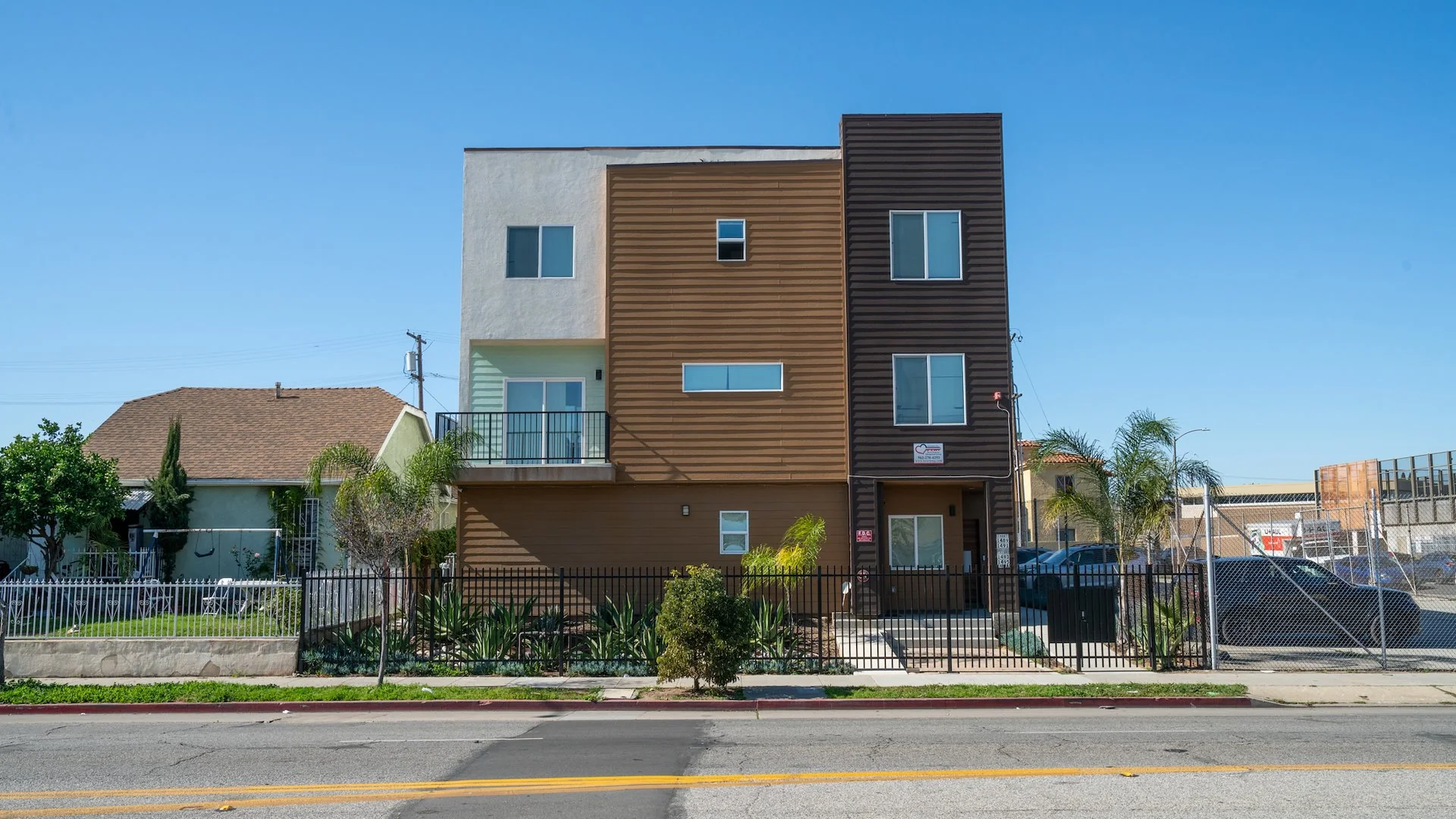1491 Atlantic Ave — Sale in Long Beach, CA, photo 3 of 6
