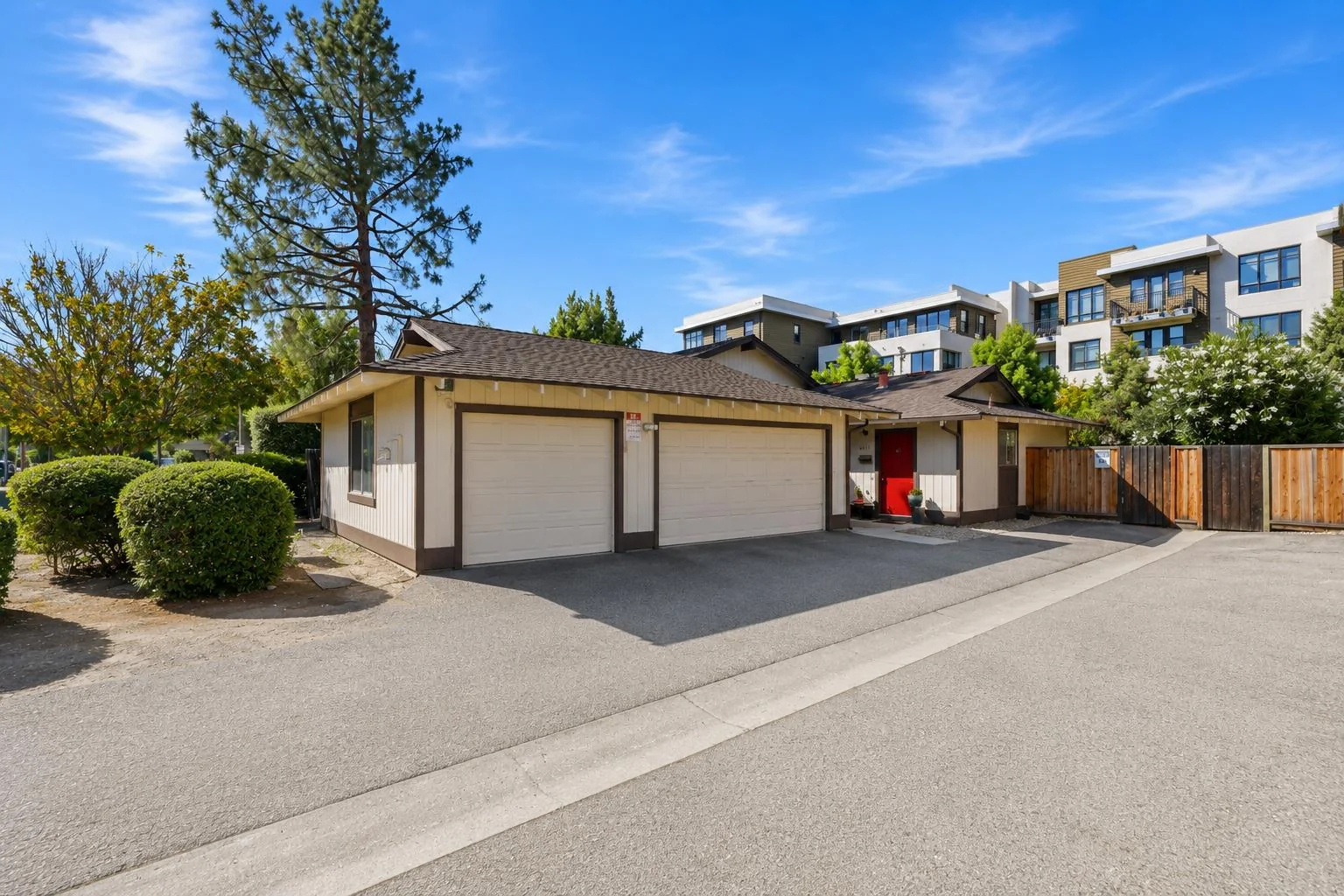 933-935 Miramonte Ave — Sale in Mountain View, CA, photo 3 of 5