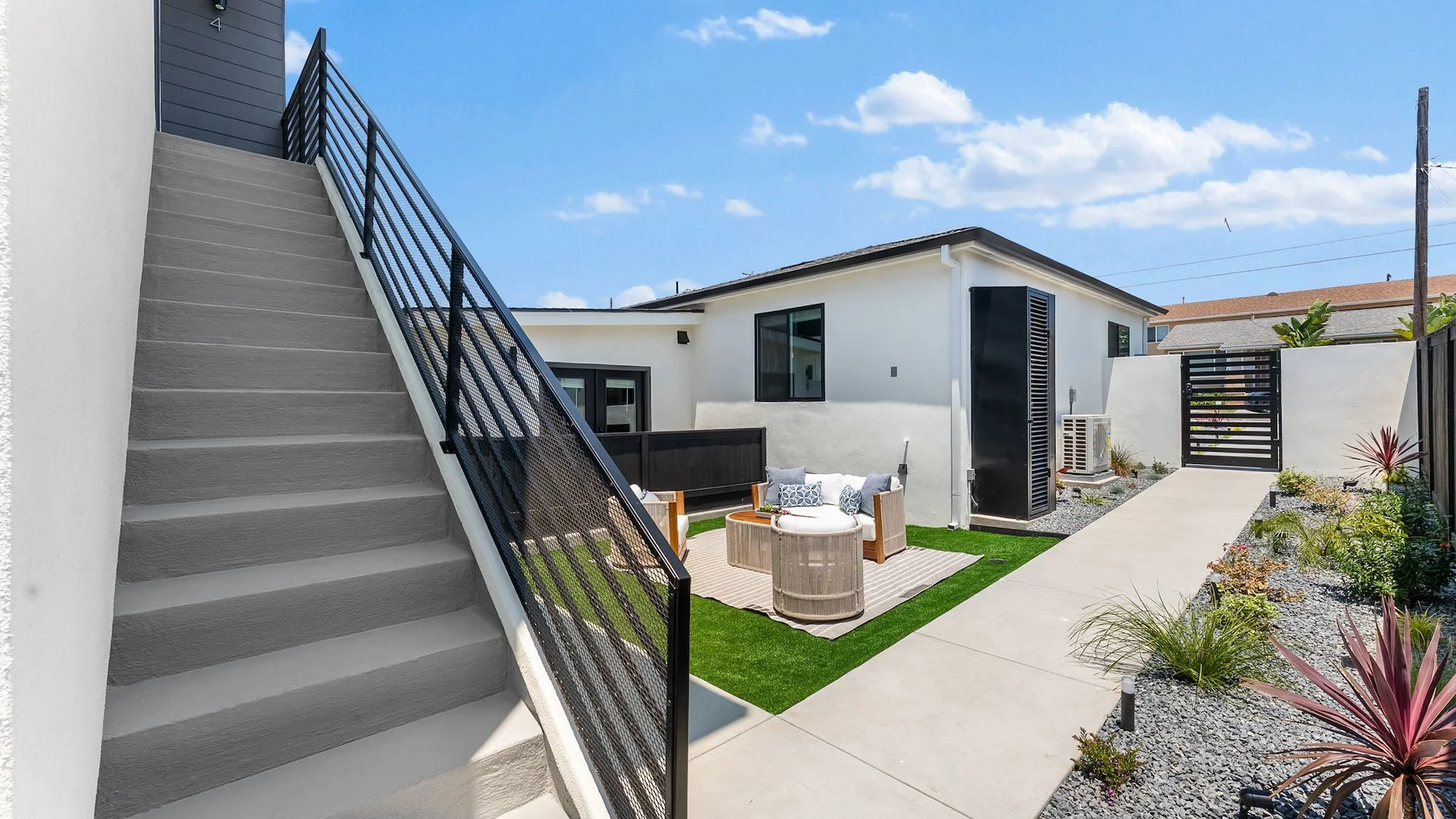 2722 Nye St — Sale in San Diego, CA, photo 4 of 8