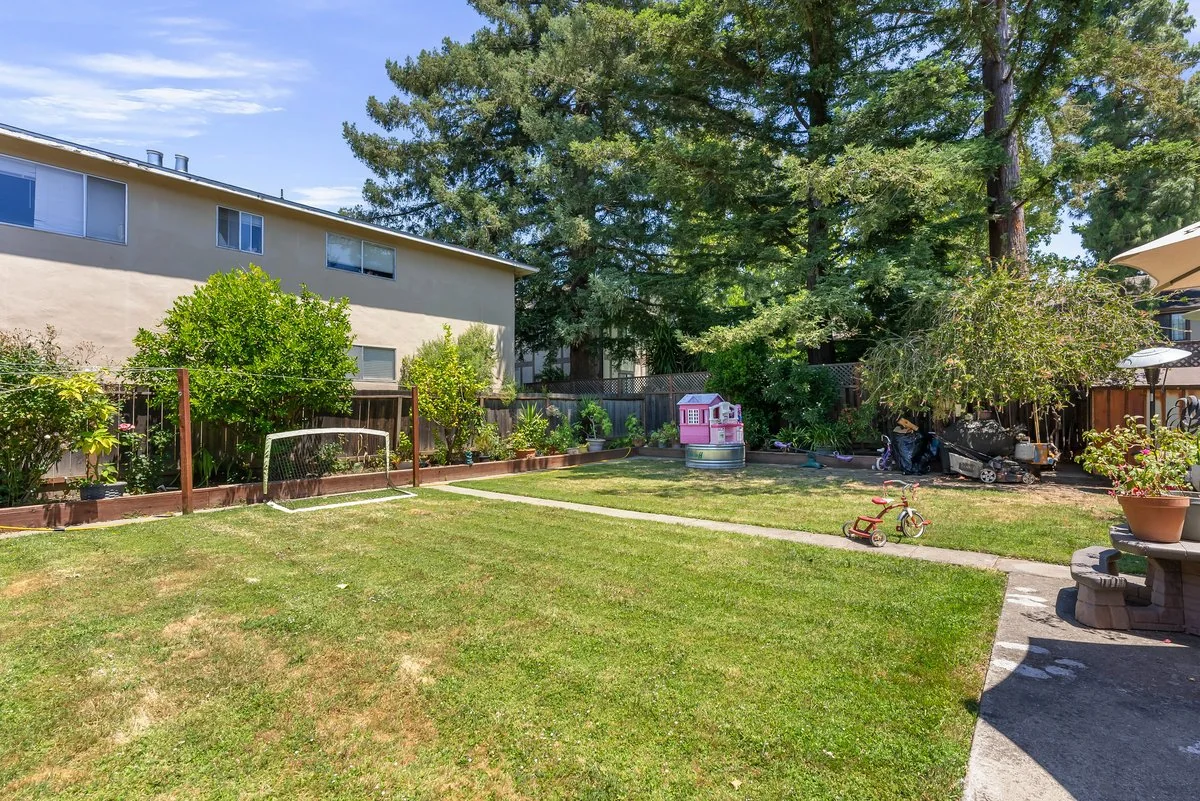 109-111 Hobart Ave, San Mateo CA 94402 — Sale in San Mateo, CA, photo 2 of 4