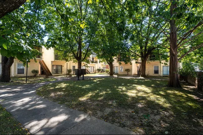 Minerva Court Condominiums — Sale in Louisville, KY, photo 7 of 8