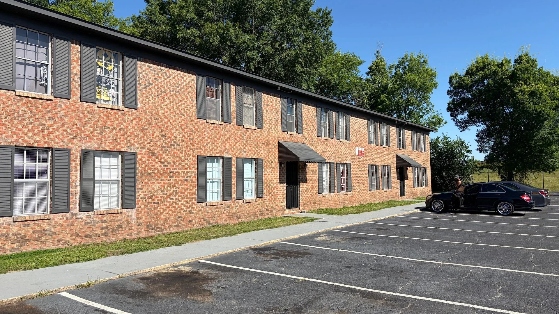 Five Oaks Apartments — Sale in Columbus, GA, photo 1 of 2