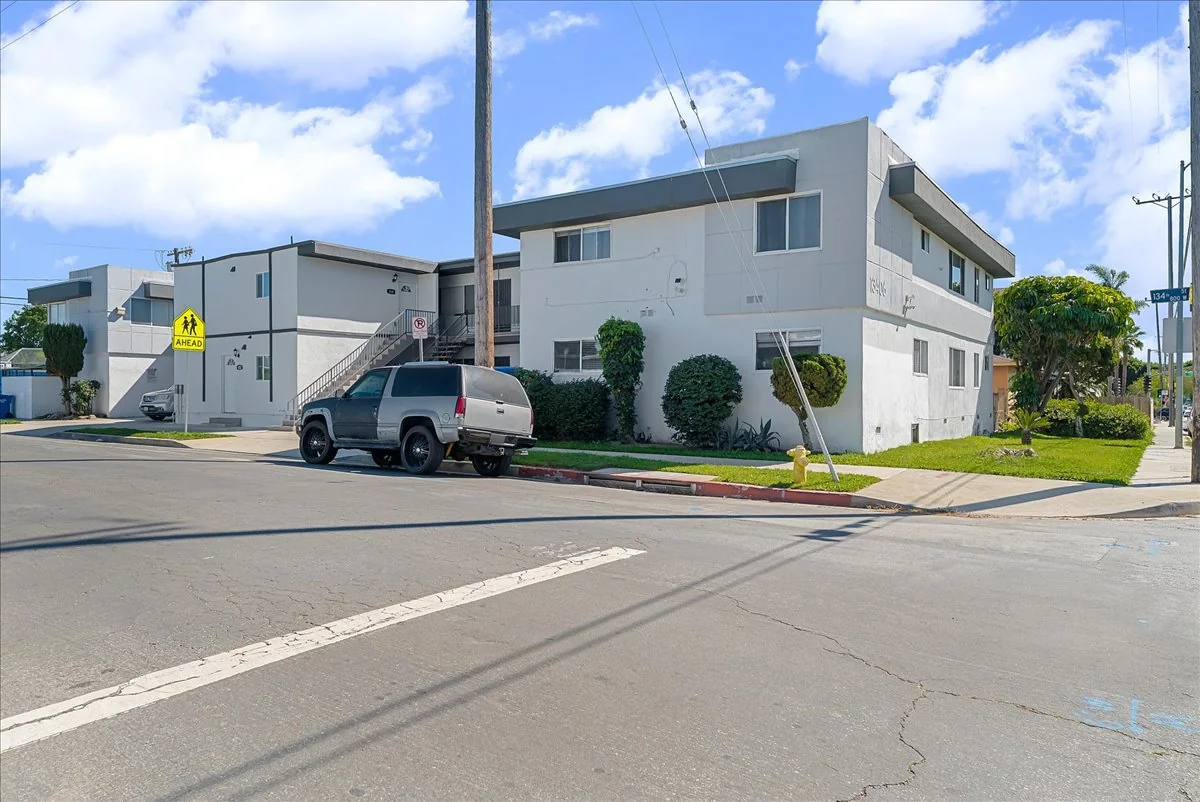 13406 Vermont Ave — Sale in Gardena, CA, photo 2 of 8